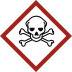GHS-Symbol Akute Toxizität mit Totenkopf und gekreuzten Knochen in rotem Rautensymbol