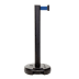 Schwarzer Gurtabsperrpfosten Beltrac Outdoor mit blauem Absperrband