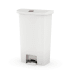 Weißer Tret-Mülleimer Slim Jim Step-On Container mit Frontpedal von Rubbermaid, 68 bis 90 Liter Fassungsvermögen