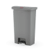 Grauer Tret-Mülleimer Slim Jim Step-On Container mit Frontpedal von Rubbermaid, 68 bis 90 Liter Fassungsvermögen