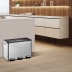 Tret-Mülleimer Essential Splittet Recycler EKO mit 3 Fächern und je 10 Liter Fassungsvermögen in moderner Küche